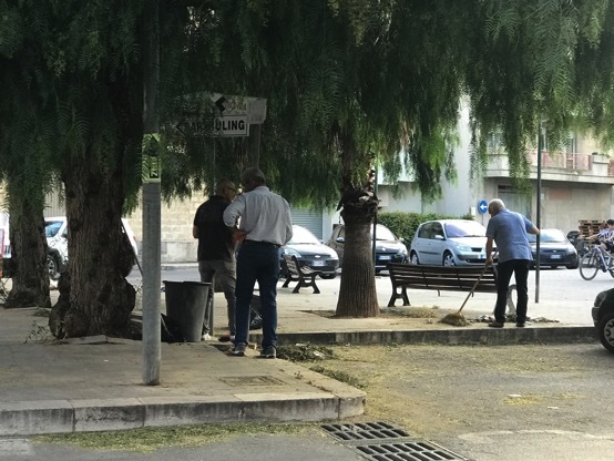CITTÀ SPORCA E DEGRADATA