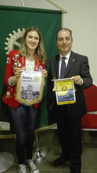 PRESENTATA AL ROTARY L’OPERA PRIMA DI ANNALISA DISTEFANO