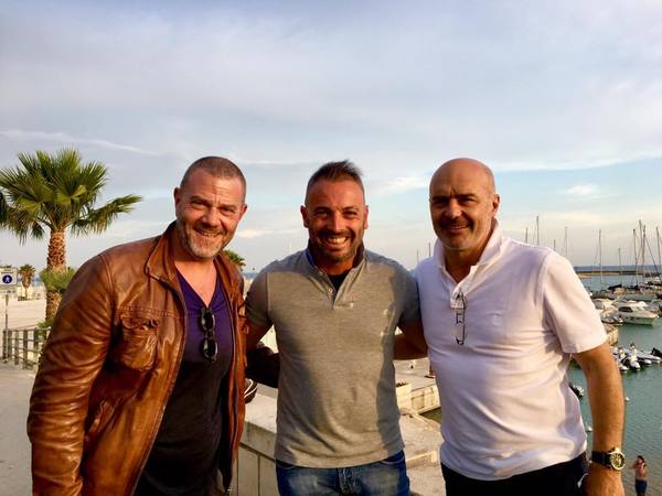 Giulio Golia e “Montalbano” a Marina di Ragusa. E’ sfilata di vip dinnanzi al porto turistico