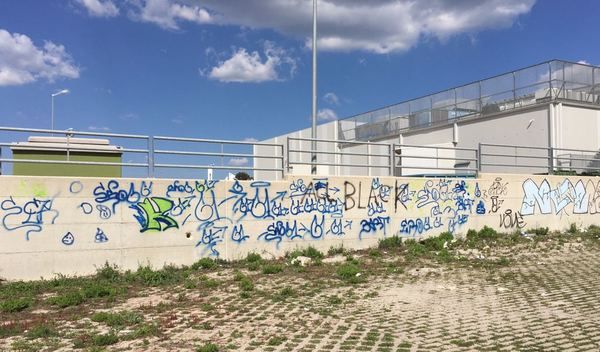 Graffitari in azione nelle zone periferiche di Ragusa