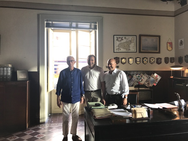Il sindaco Giannone saluta Zingaretti e Sironi nell’ultimo giorno di riprese