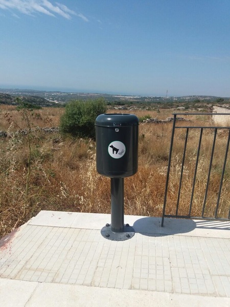 Ispica. Installazione di cestini in punti strategici della città
