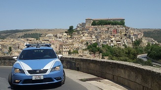 Rissa in centro di accoglienza, interviene la Polizia e blocca un immigrato con droga