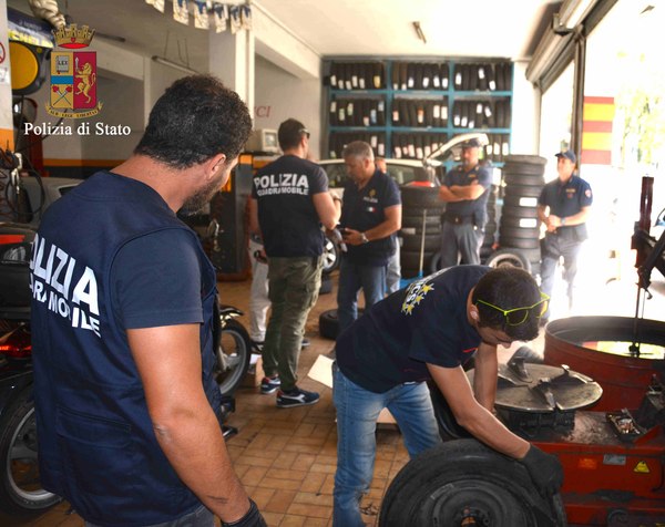 La Polizia di Stato arresta un catanese con oltre 15 kg di droga