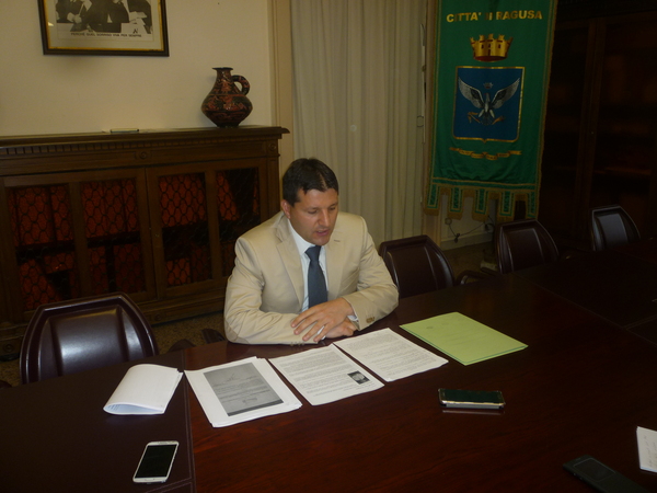 Conferenza stampa del sindaco Piccitto sul piano sanitario provinciale ed altro