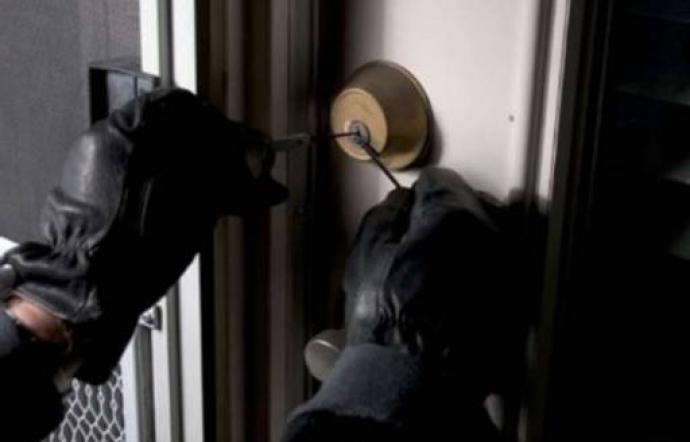 Estate sempre più nel vivo. Il decalogo contro i furti e scassi.
