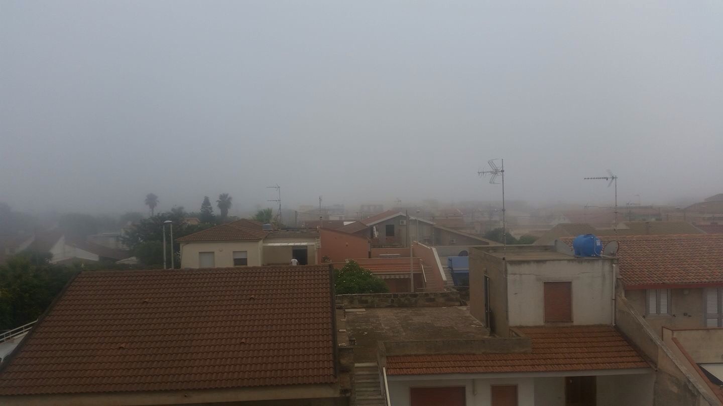 La nebbia agli irti colli, anzi al mare. FOTO