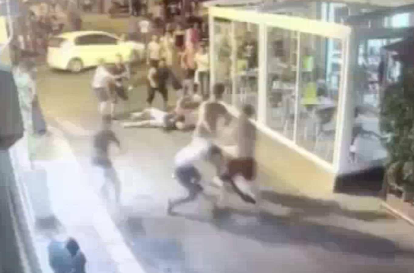 Ecco il video della maxi rissa a Scoglitti. 5 arresti. Panico tra i turisti