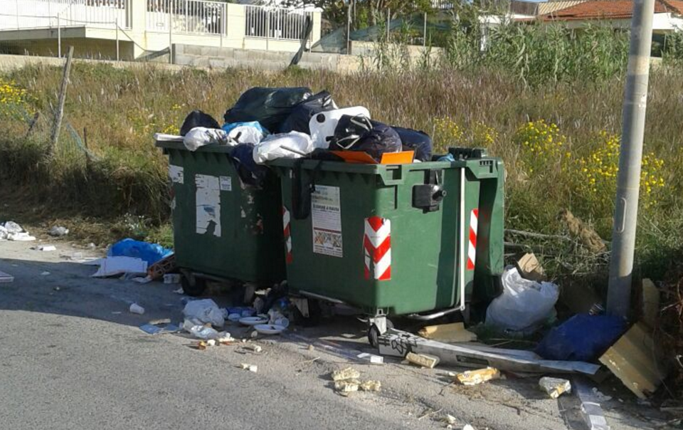 Nessuna raccolta rifiuti a Ragusa. Così si è svegliata stamani la città