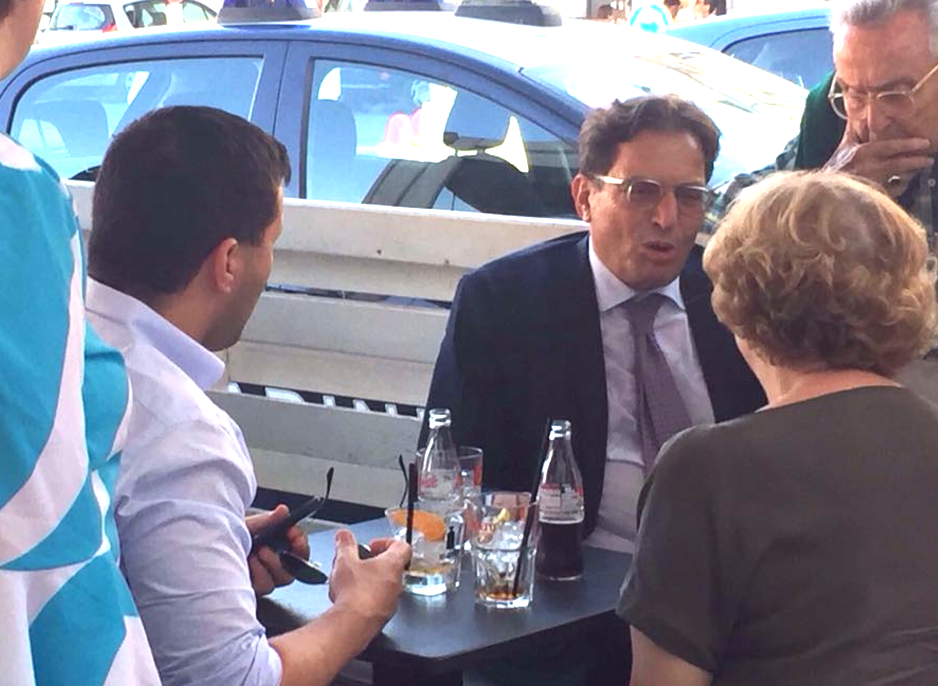 Rifiuti, Piccitto canta: “E’ colpa di Saro”