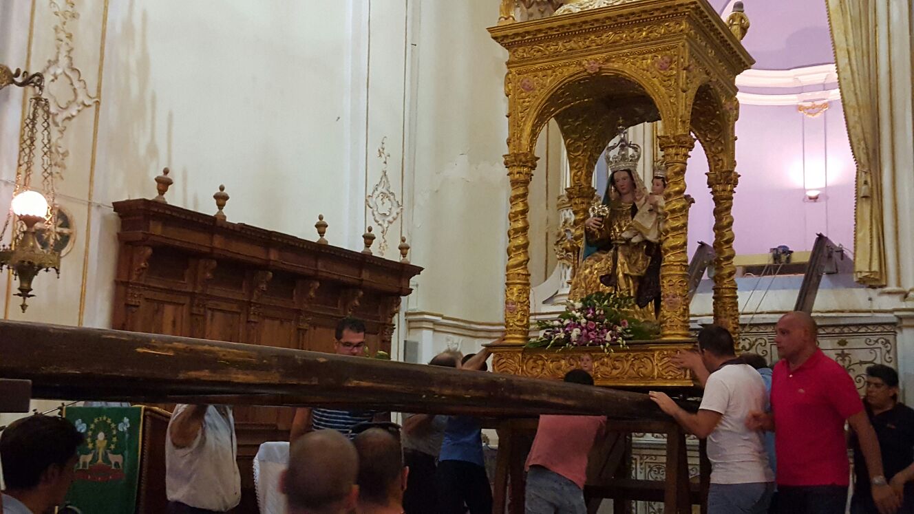 Il rito della “Scinnuta” con la Madonna della Neve a Giarratana