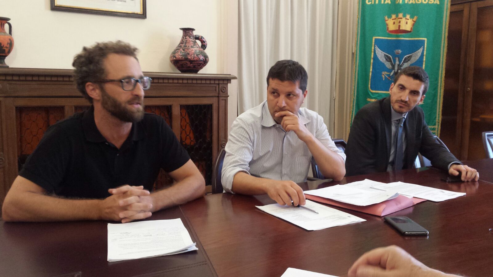 Rifiuti in strada. E’ emergenza. Lo annuncia sindaco Piccitto