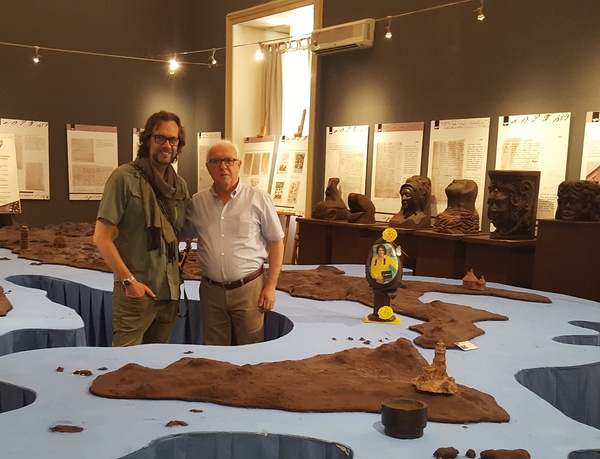 Troupe televisiva straniera in visita al Museo del Cioccolato di Modica