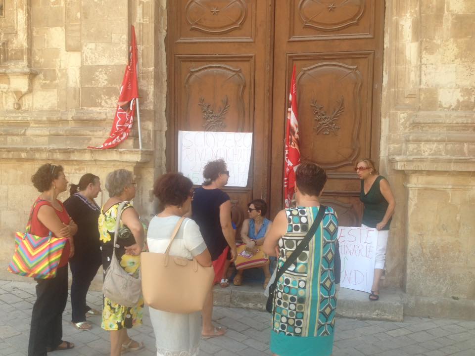 15 mesi senza stipendio. Protestano a Modica le cooperative sociali