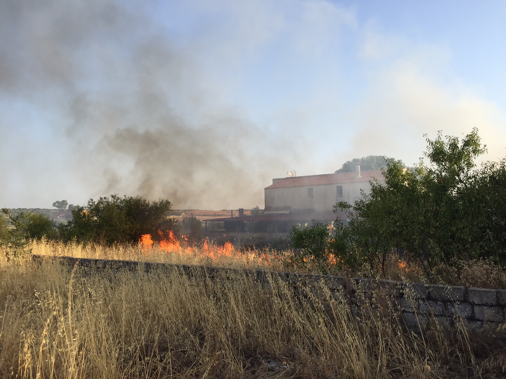 Incendio a Poggio del Sole, abitazioni senza corrente elettrica