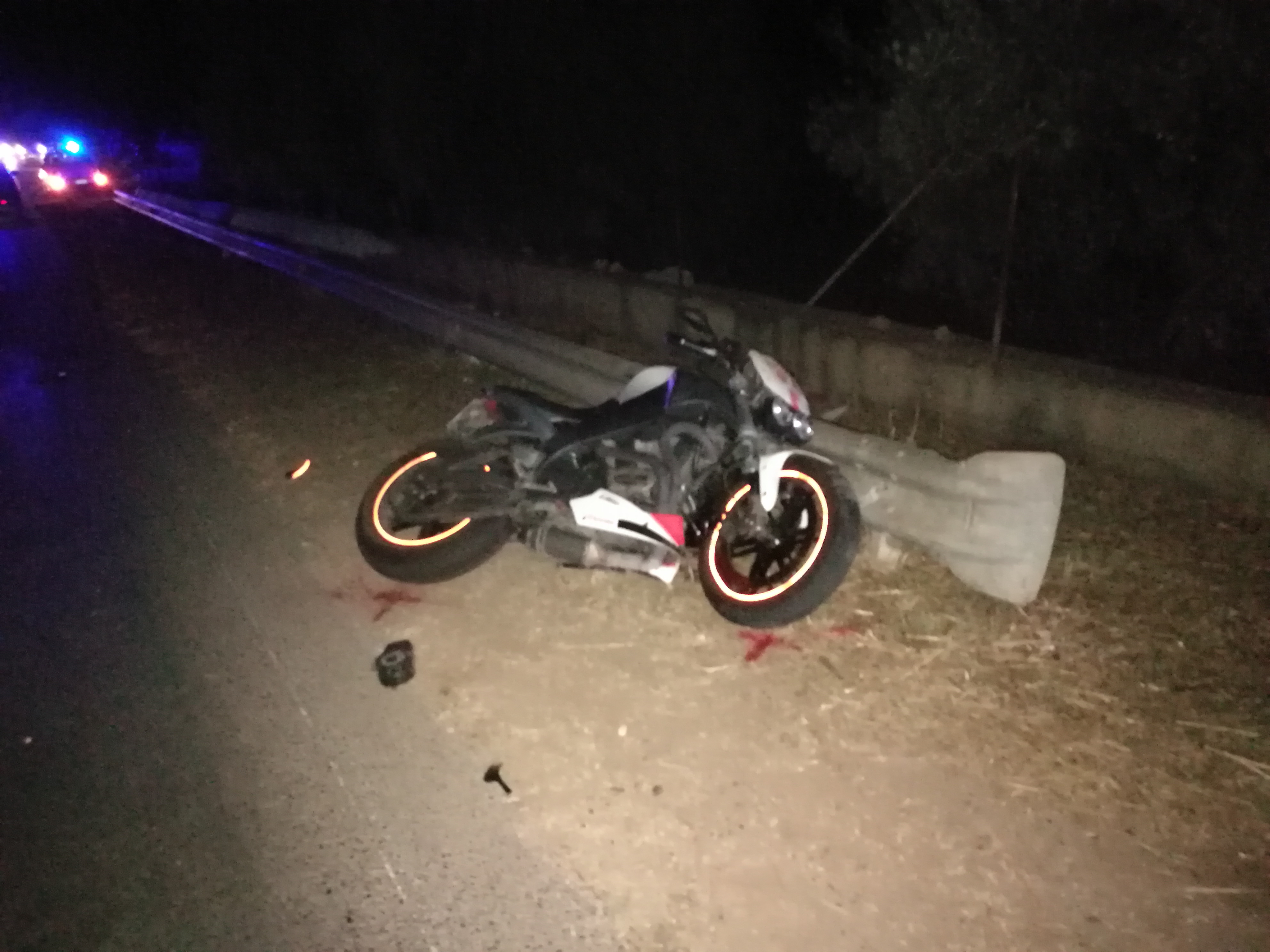 Grave incidente sulla Modica mare, motociclista in prognosi riservata