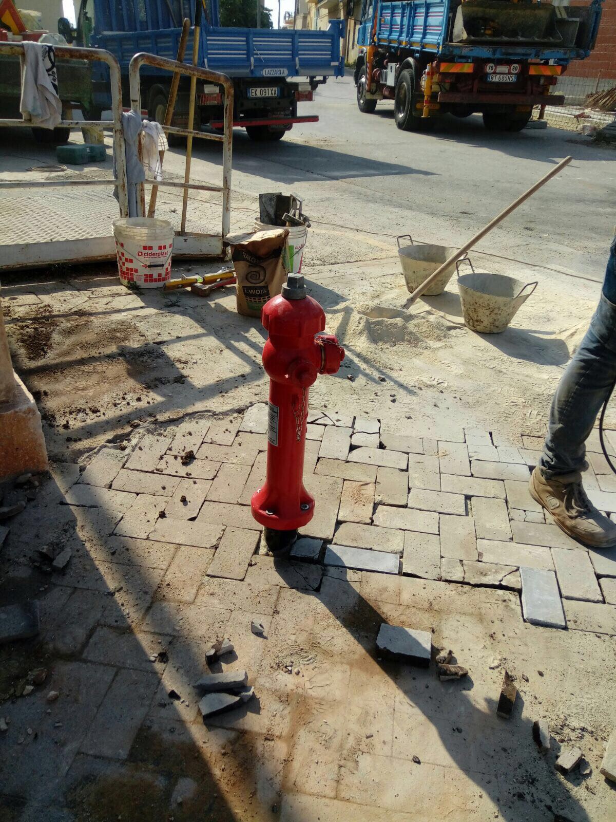 Colonnine per i vigili del fuoco installate a Sampieri