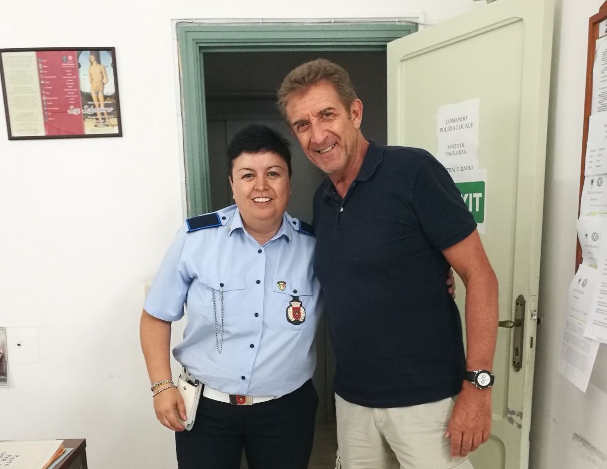 Ezio Greggio turista a Modica: “Mi hanno fatto la multa”