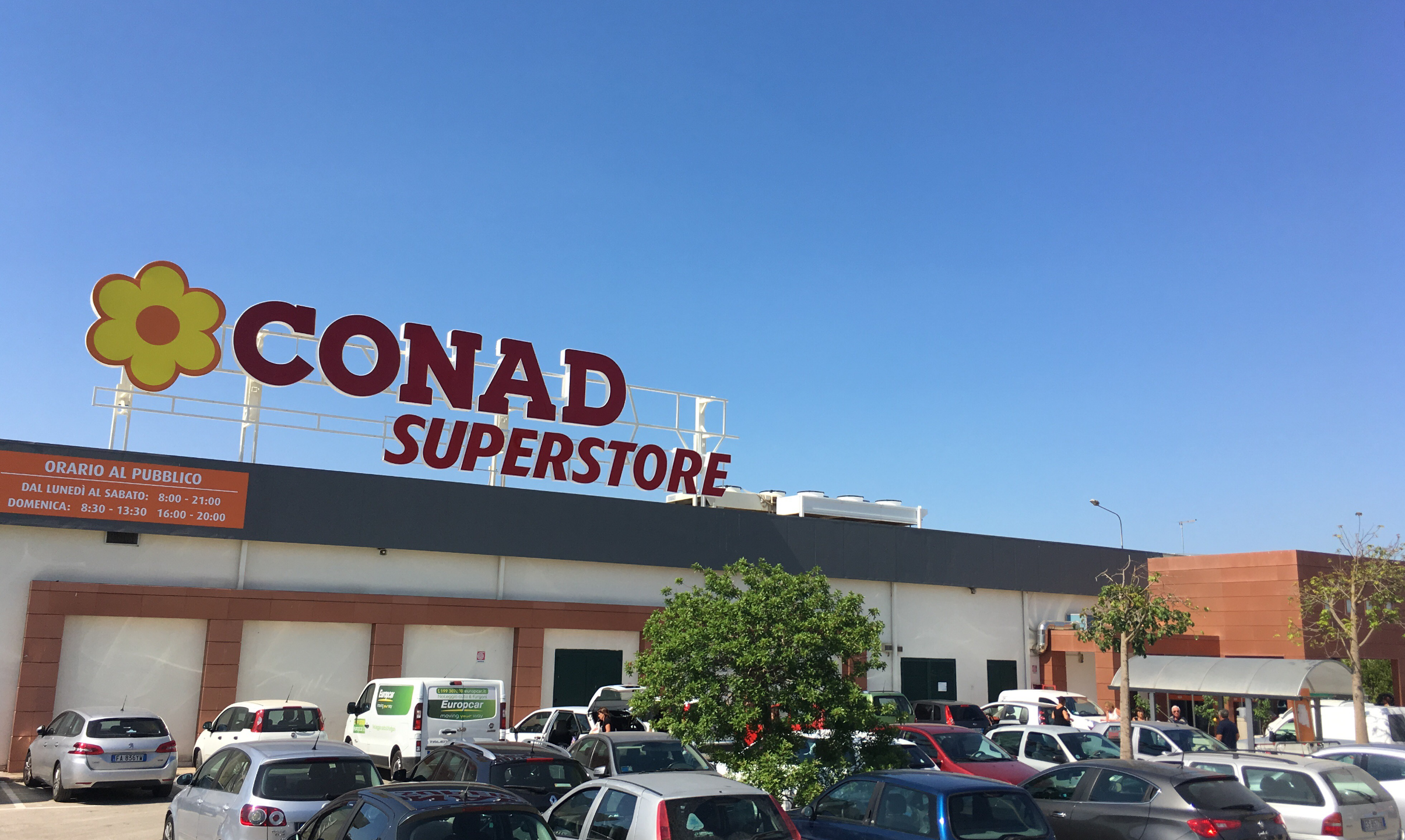 Riapre a Vittoria il Superstore Conad dopo lo stop dei mesi scorsi. Rilevato da altra società