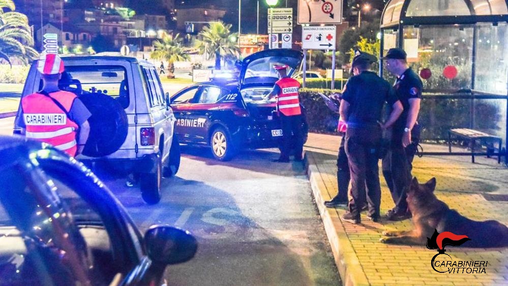 Carabinieri arrestano 2 persone pregiudicati e denunciano 34 persone