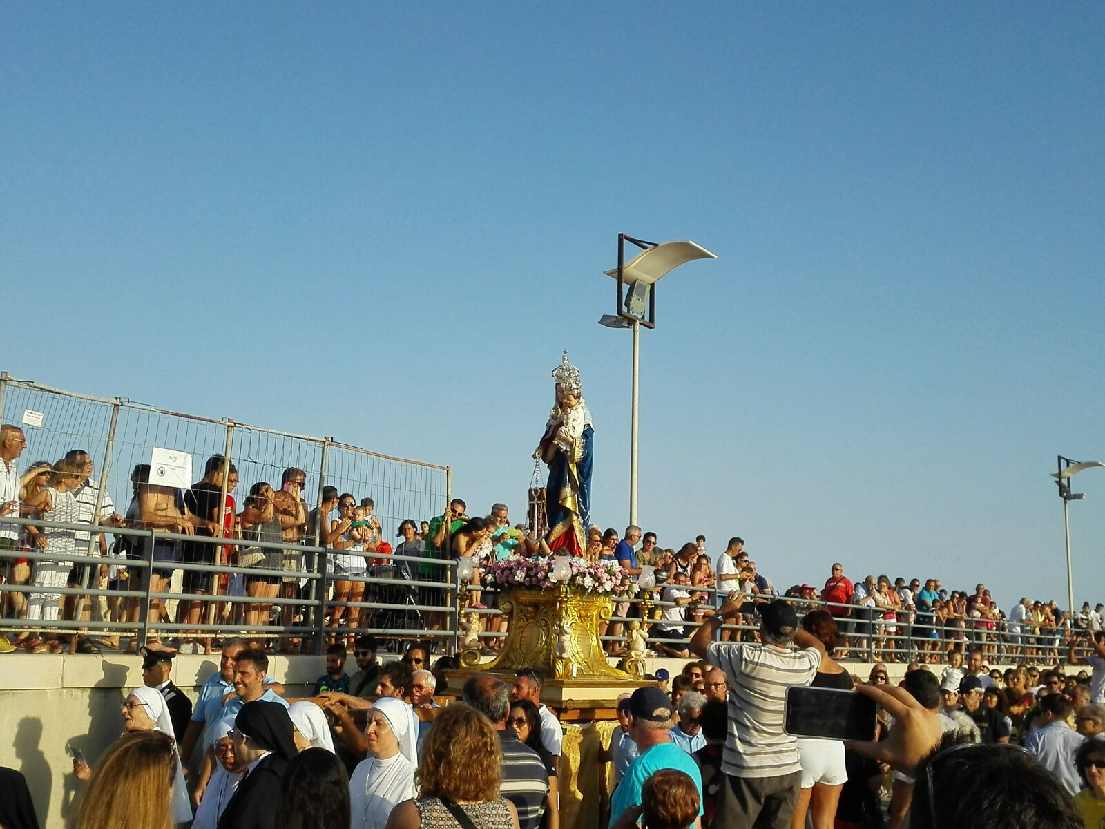 La festa della Madonna di Marina di Ragusa. Processione in mare. FOTO GALLERY