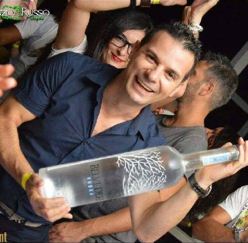 I volontari “piromani”? “Non sono delinquenti. Anzi hanno sempre rischiato la vita”. Parla il legale