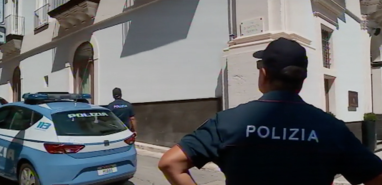 Esalazioni in hotel, la Procura apre inchiesta per lesioni colpose. Il legale dell’albergo: “Siamo parte lesa”