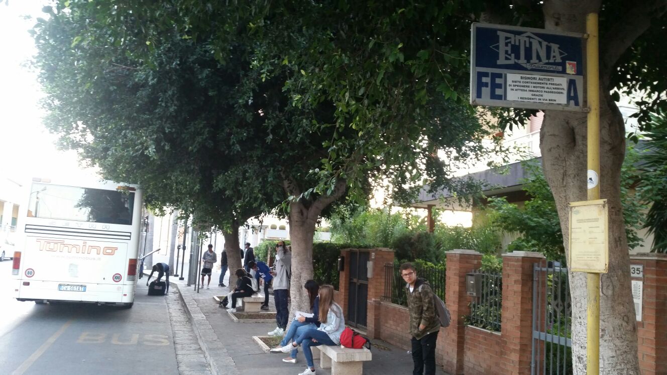 Servono le  pensiline per gli autobus a Marina di Ragusa.