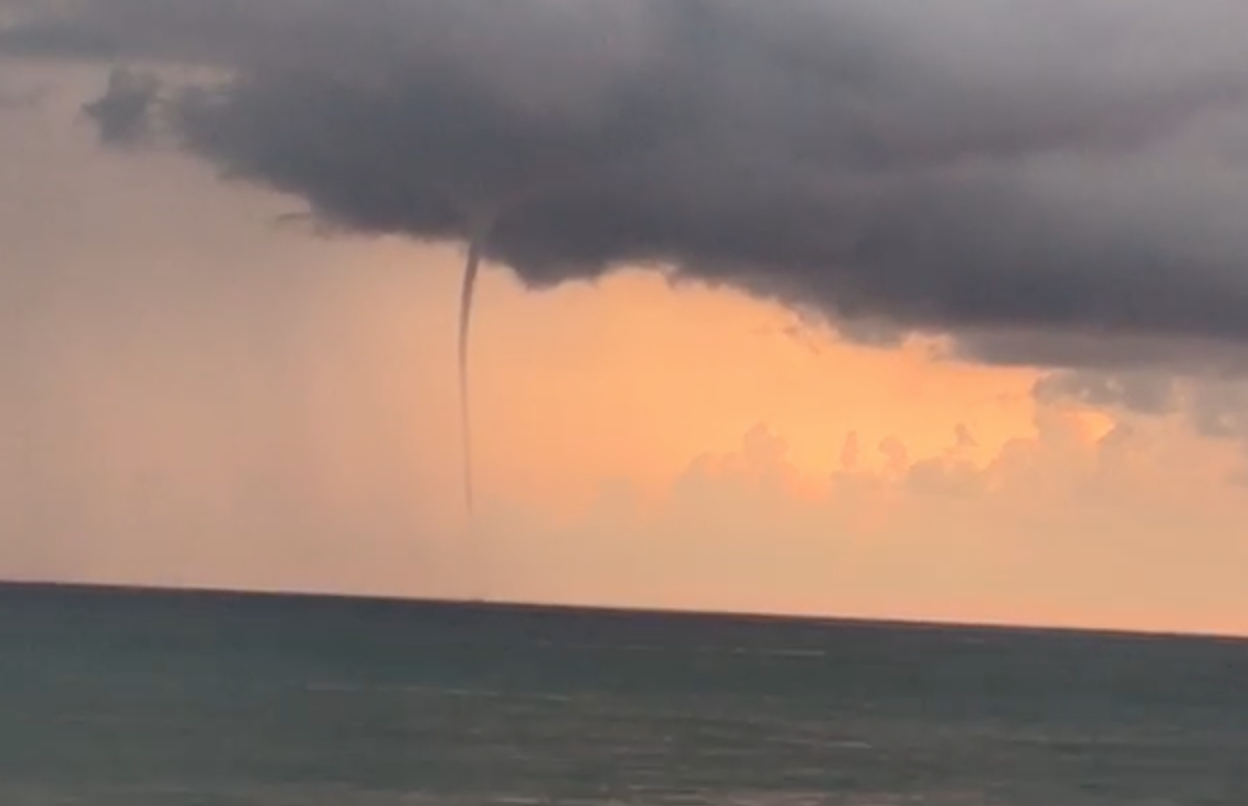 Tromba d’aria sul mare di Marina di Ragusa. GUARDA IL VIDEO