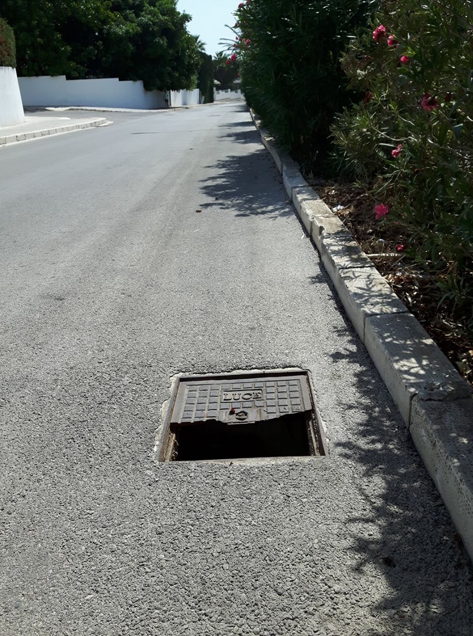 In via Caboto a Ragusa un tombino pericoloso