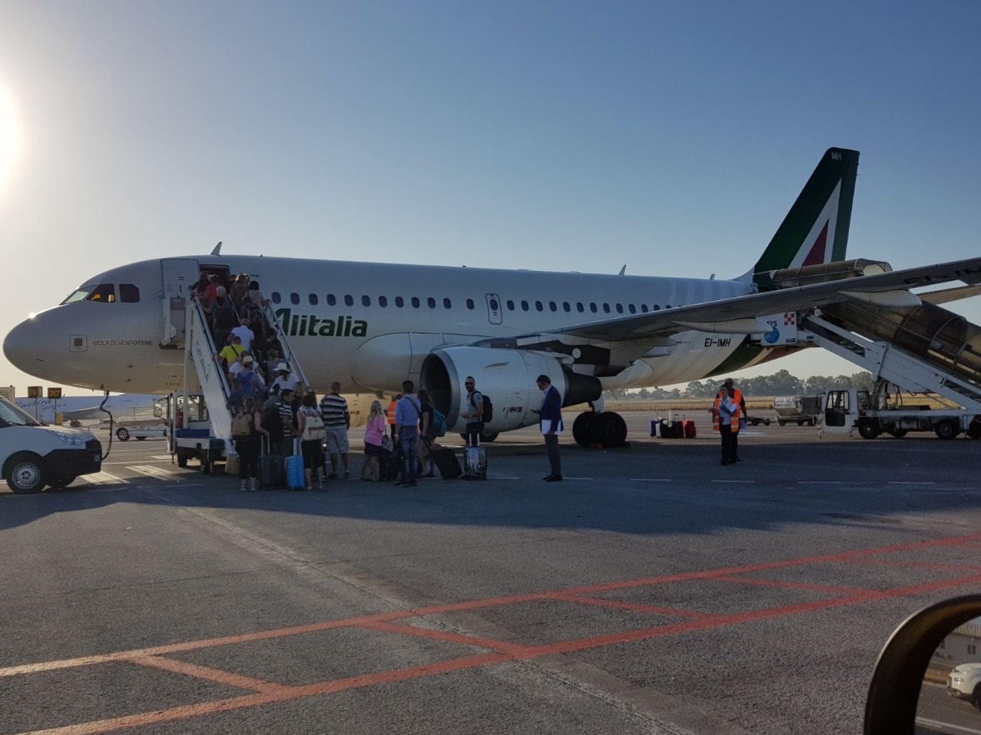 Aeroporto di Catania, nuovo record da 1 milione di passeggeri. Crescono i jet privati