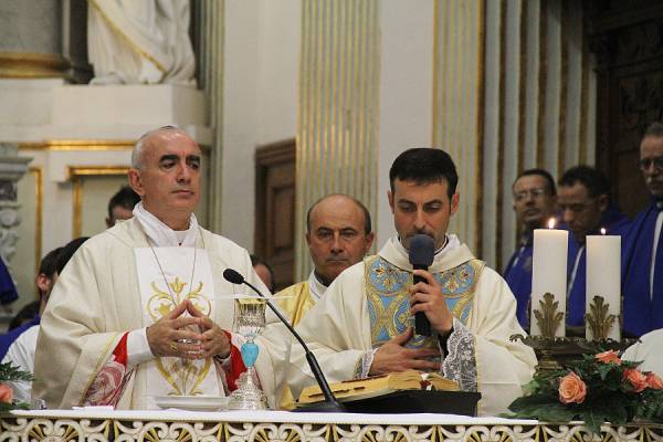 Mons. Staglianò mette in “mobilità” alcuni preti della diocesi di Noto