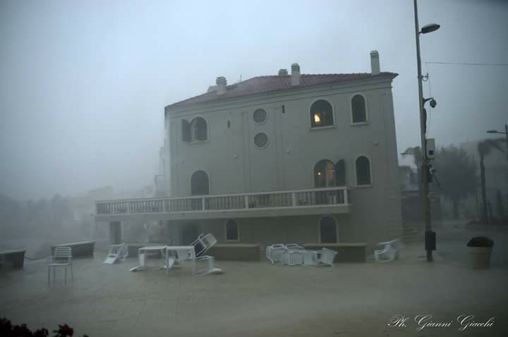 Flagellata dal fortissimo temporale anche la casa di Montalbano. FOTO
