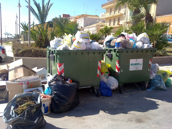 Rifiuti a Ragusa: iniziano ad arrivare salate bollette della spazzatura