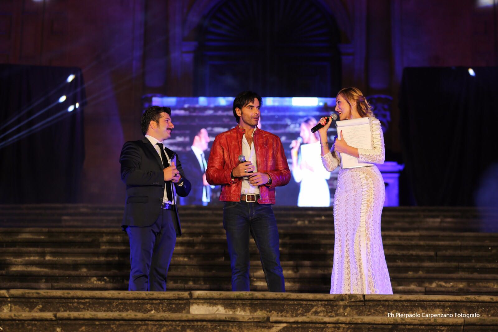 Grande apertura ieri sera a Modica, con l’attore Massimiliano Morra, per “Sposa Barocca”, l’evento dedicato al wedding