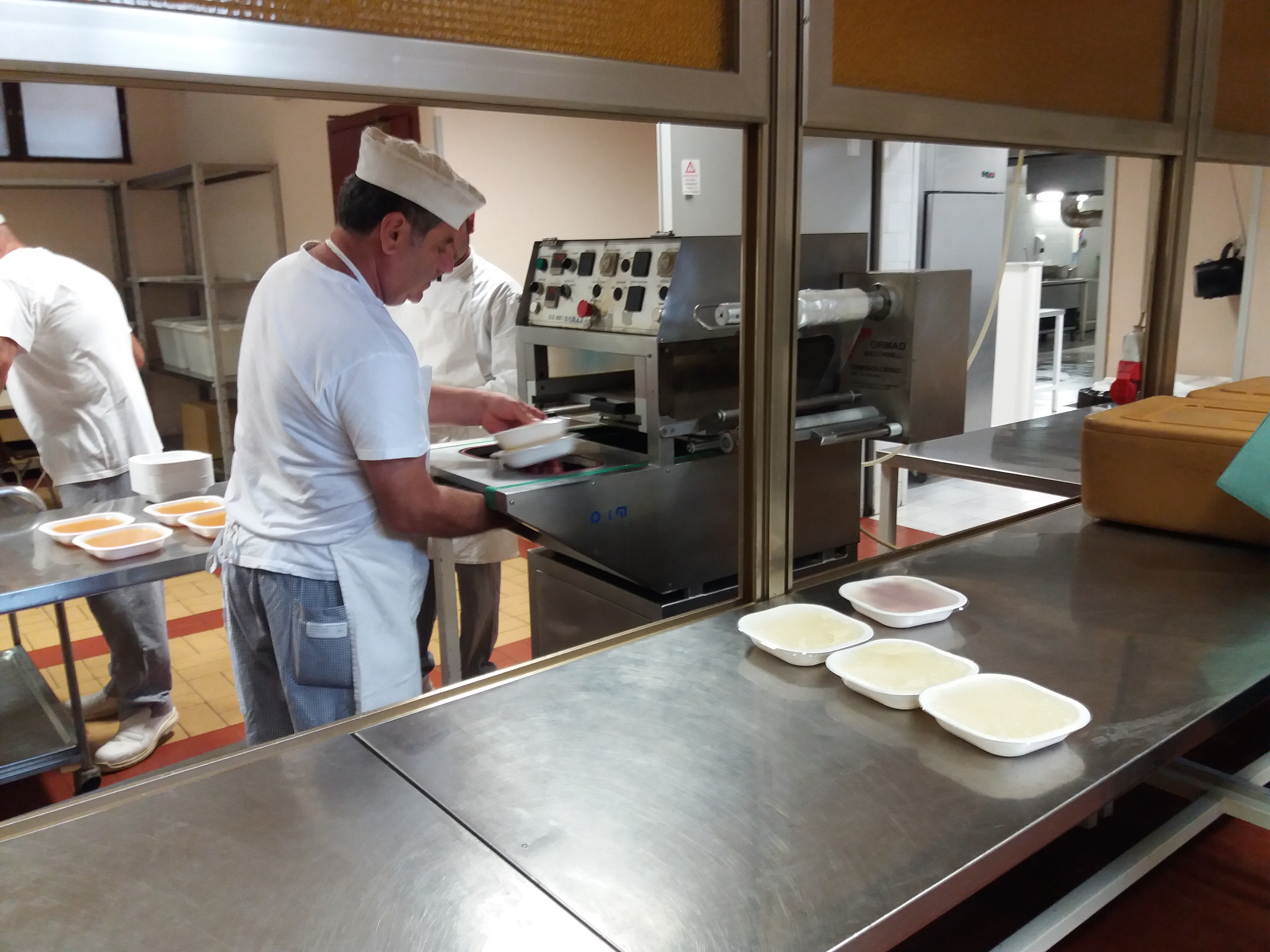 Il Sindaco di Modica visita a sorpresa le cucine dell’Ospedale Maggiore