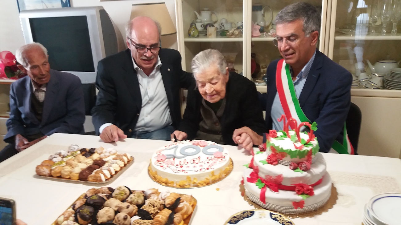 Avere cento anni e non sentirli. Auguri a nonna Angelica di Giarratana