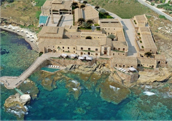 Un resort di lusso nell’ex tonnara dell’isolotto di Capo Passero