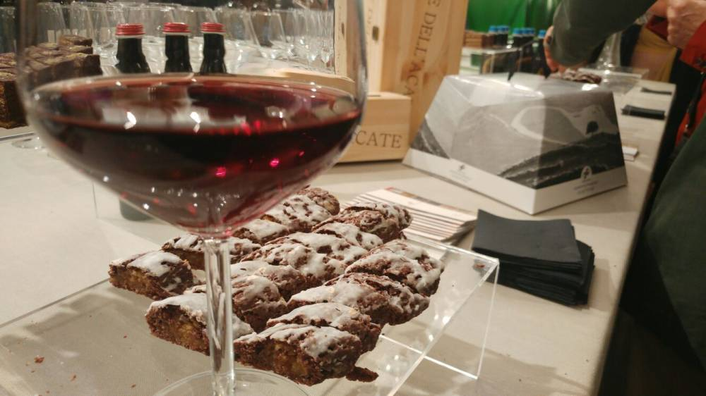 La cantina Valle dell’Acate e la Pasticceria Di Pasquale a Milano per la “Vendemmia in via Monte Napoleone” chez Venini