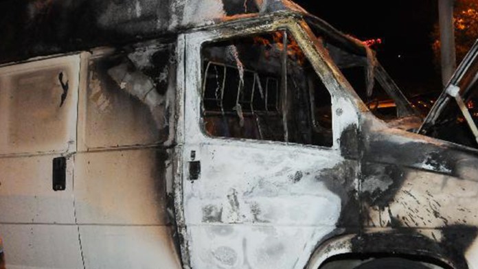 Incendiato un furgone  a Scicli. Si ipotizza il dolo.