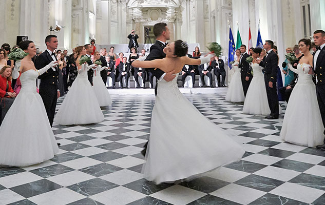 Allievi siciliani dell’Accademia Marina Militare al Gran Ballo della Venaria Reale