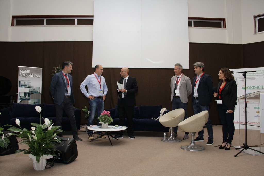 Symposium sul pomodoro a Comiso per analizzare le tecniche colturali e commerciali