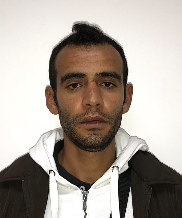 Fuori di testa in corso Umberto a Modica, arrestato tunisino