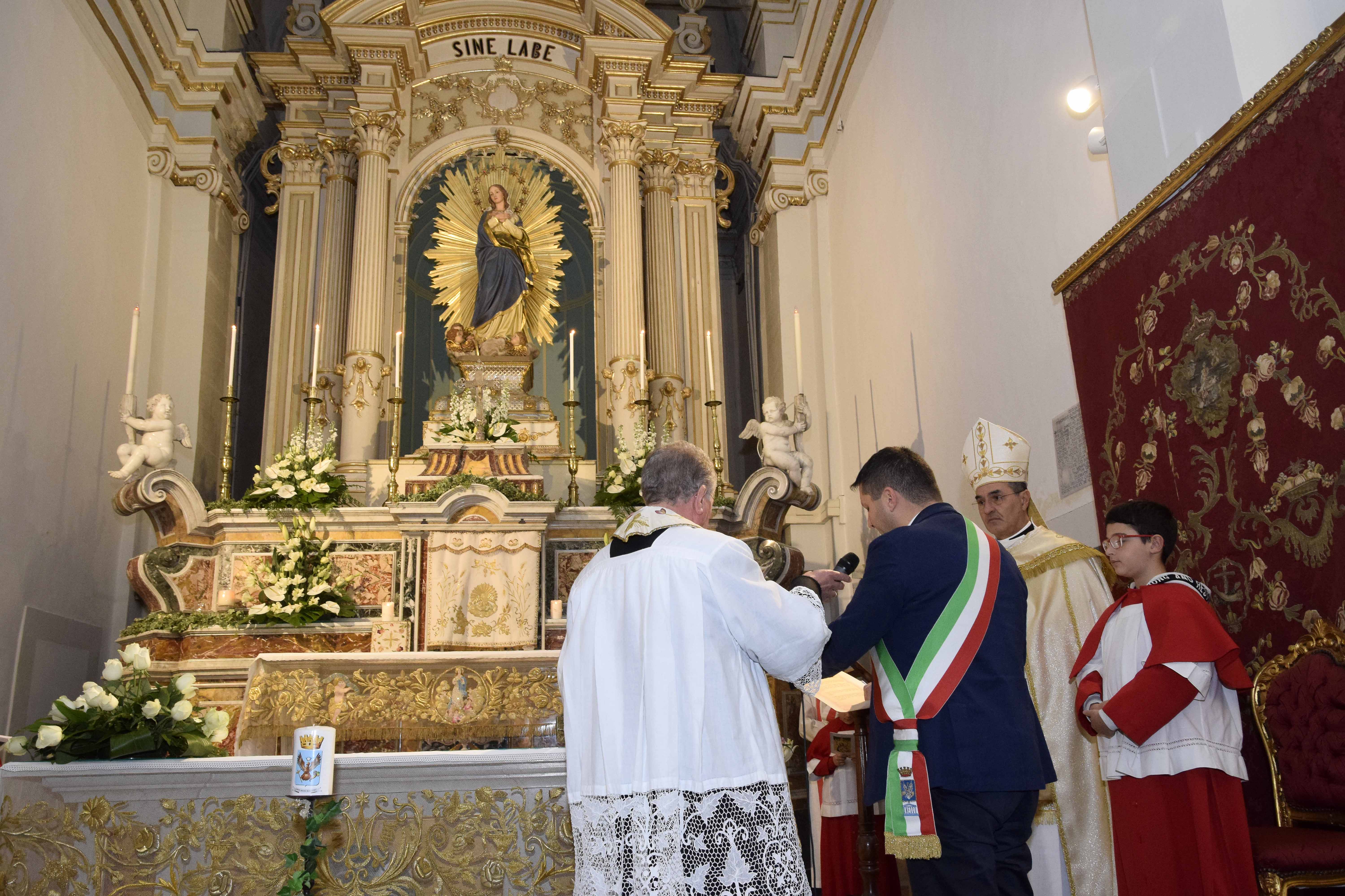 Il sindaco Piccitto affida Ragusa alla Madonna. Si è ripetuto l’antico rito