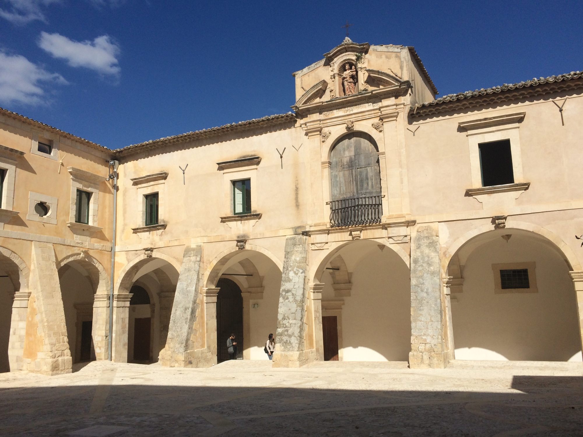 Ritorna Pagine Mediterranee. A Scicli ogni libro sarà un approdo: rassegna letteraria al Chiostro del Carmine
