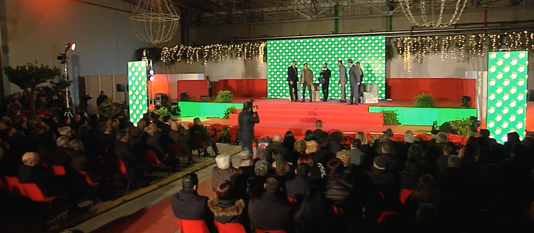 Una festa per l’apertura dei nuovi stabilimenti produttivi Avimecc dopo l’incendio. Ieri sera spettacolo e pubblico per celebrare una nuova storia. 250 posti di lavoro salvati