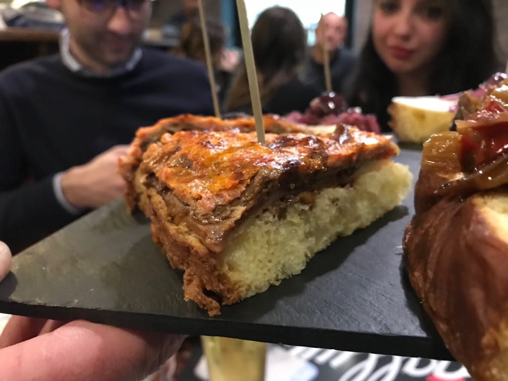 Panettone e parmigiana. In Sicilia con Di Stefano. Intanto scoppia la moda dei mini panettoni per un romantico Natale
