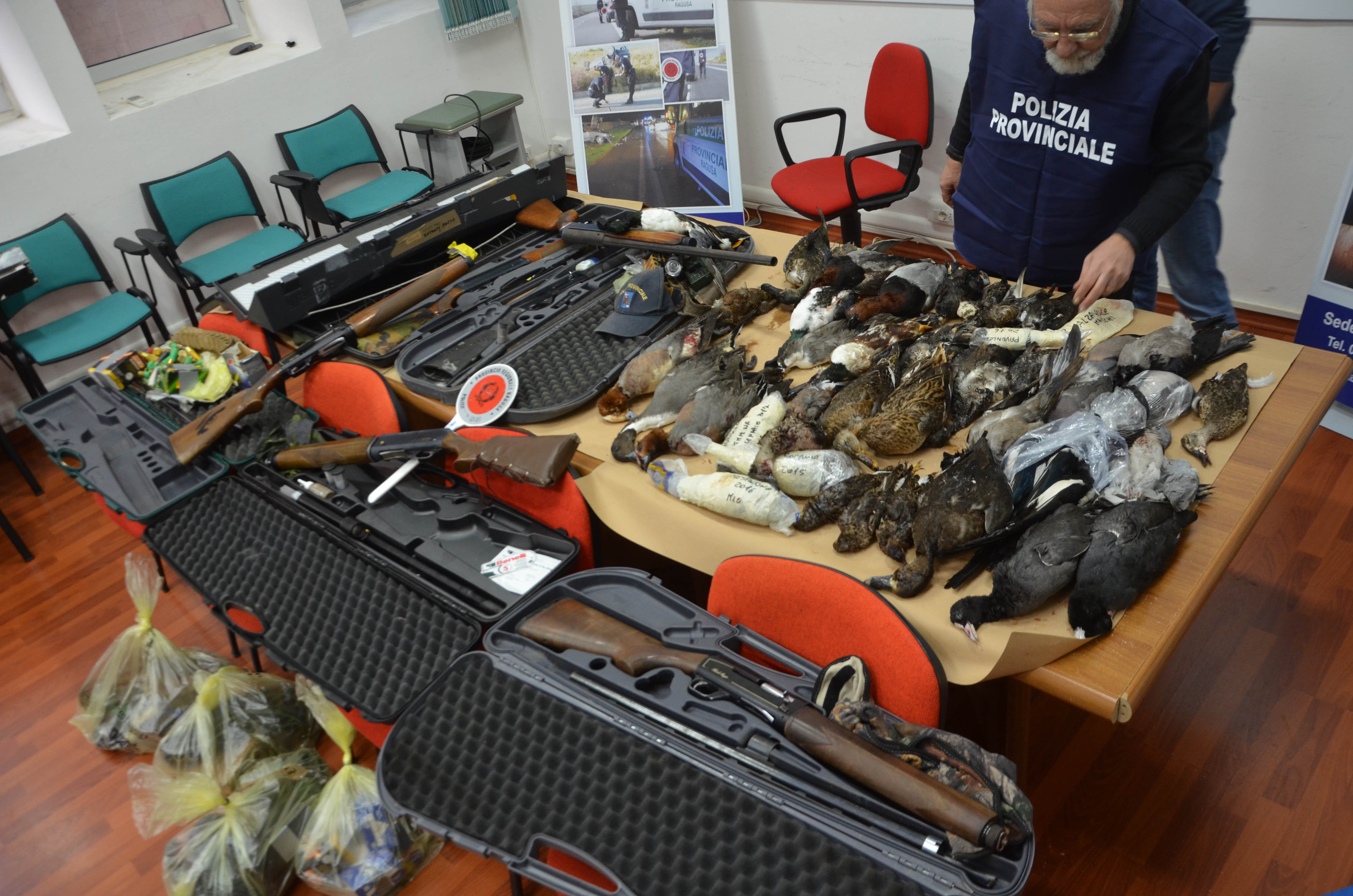 Interecettati al porto di Pozzallo 12 maltesi cacciatori di frodo.