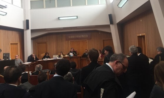 Anche l’ex prefetto di Ragusa, Francesca Cannizzo, tra gli imputati del processo iniziato oggi a Caltanissetta