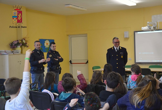 Insieme per la legalità: l’ufficio volanti della Questura di Ragusa nelle scuole del capoluogo ibleo